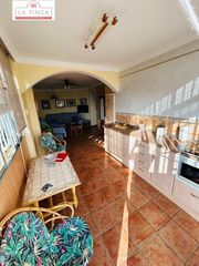 Pis a Benajarafe. Apartamento 1 habitación con piscina y recinto cerrado