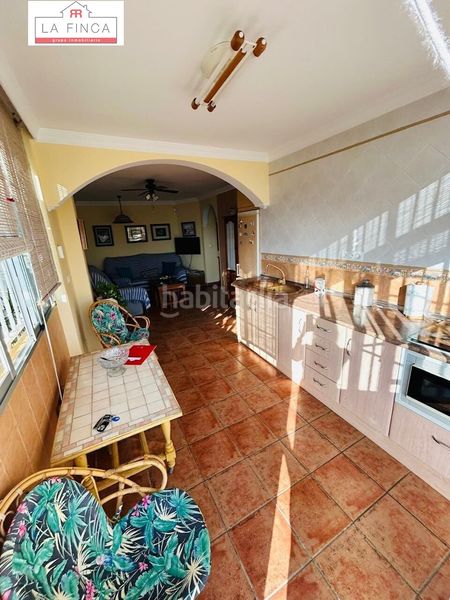 Foto f9d9e21a-4afd-4f91-8777-e2461192b60f. Pis amb piscina a Benajarafe