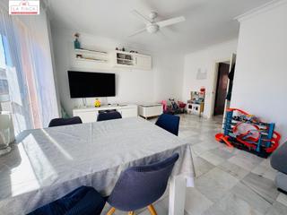 Piso en El Molinillo - Capuchinos. Vivienda en capuchinos  3 dormitorios y parking