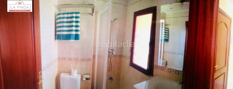 Foto 1ab058bd-fbeb-413a-86a0-559b533c0c71. Pis amb aparcament piscina a Manilva pueblo Manilva