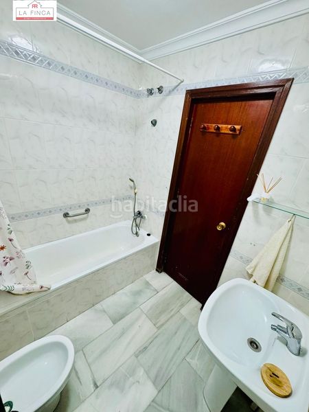 Foto 1ea093a6-b77b-443a-8b38-c323338a7a79. Casa aparellada a El Tomillar Torre del Mar