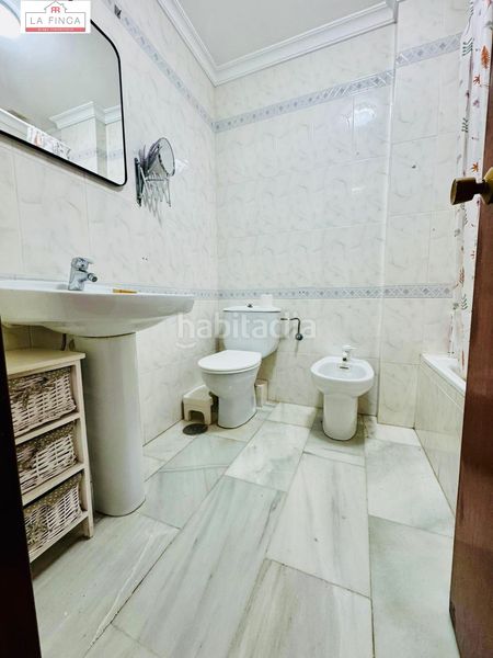 Foto cb06164f-9c2b-41d9-ba89-d58a228ae8e1. Casa aparellada a El Tomillar Torre del Mar