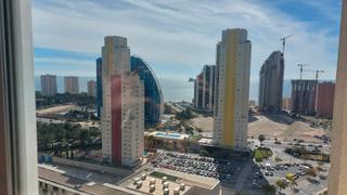 Apartament  Calle presidente adolfo suárez. Estupendo piso en zona residencial con vistas al mar