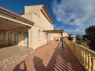 Xalet  Carrer llevant. Estupendo chalet en la nucia, con espectaculares vistas al mar