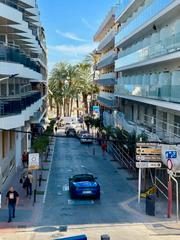 Apartament  Avenida de los almendros. Apartamento reformado en pleno centro de benidorm a 130 metros d