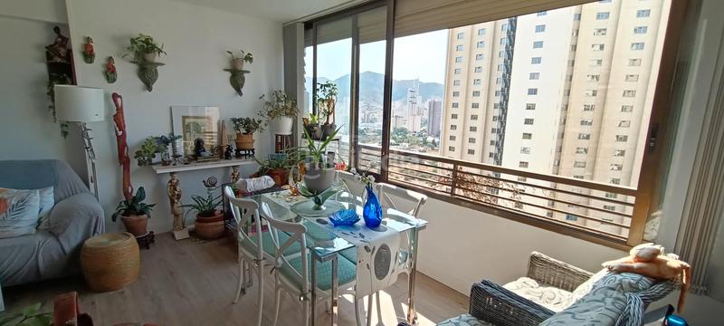 Foto c4c5f0e9-cce2-470d-8843-8a68436edd1b. Apartamento magnífico piso reformado ! con excelentes vistas, piscina en Benidorm