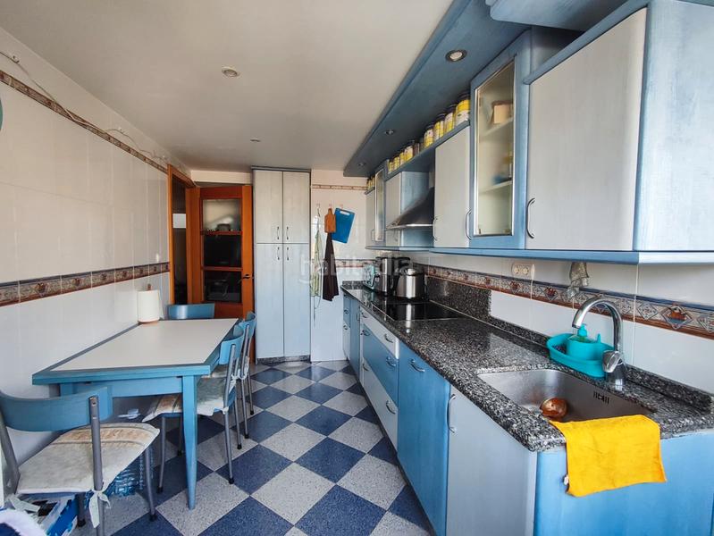 Foto 625af7e9-bab7-47f7-83d2-e4127d0aaf53. Rent apartment with parking pool in Playa Levante Benidorm