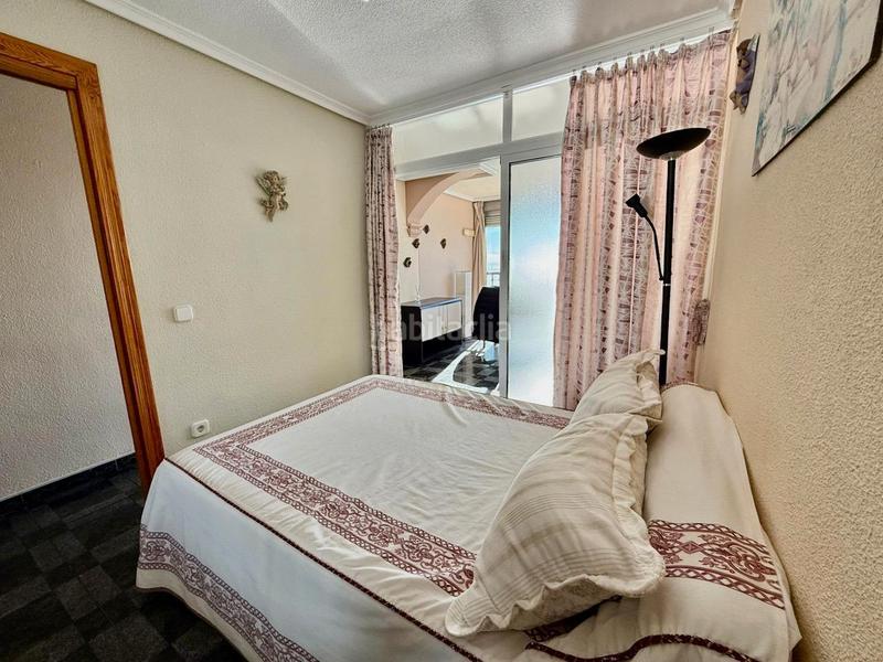 Foto 02095287-5543-48b6-9a24-008726bbf784. Estudio amplio estudio acogedor , zona de levante. primera linea de playa en Benidorm