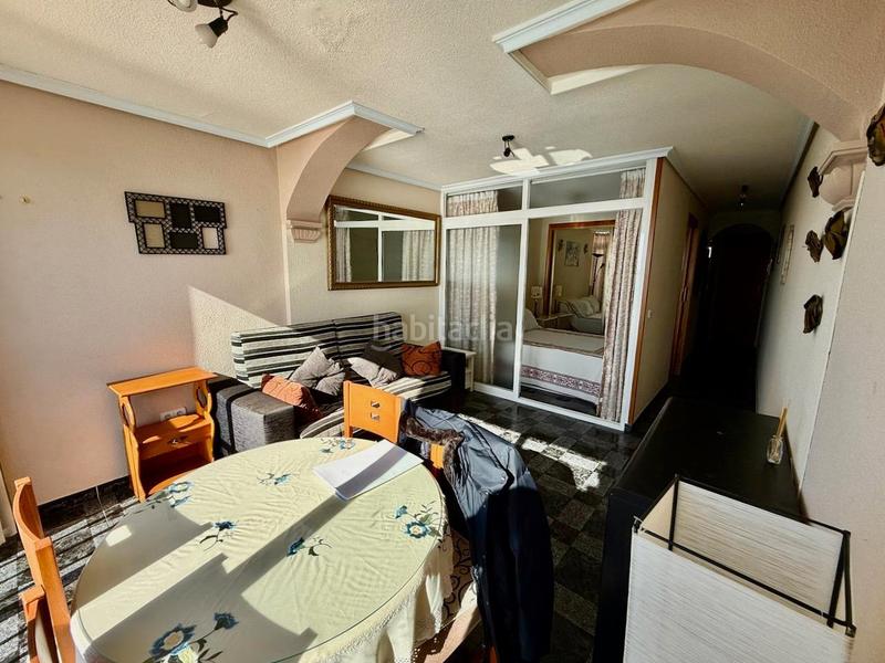 Foto 18d567ec-ba1b-4042-980a-c9e4f1f3900e. Estudio amplio estudio acogedor , zona de levante. primera linea de playa en Benidorm