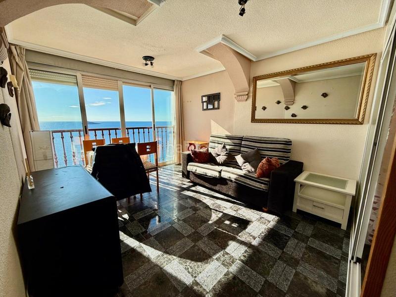 Foto 3ed72386-19c2-43bc-88aa-cd581be5b914. Estudio amplio estudio acogedor , zona de levante. primera linea de playa en Benidorm