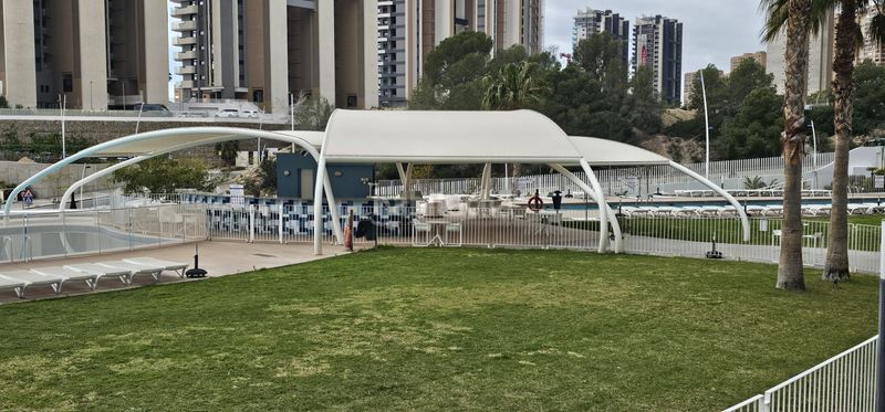 Foto 550045a0-b874-4022-97e3-46c19270ad1b. Apartament amb calefacció aparcament piscina a Playa Poniente Benidorm