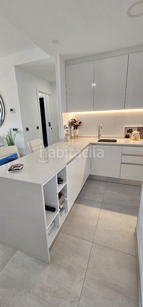 Foto 71b0aca0-9253-4792-82ec-cc955f75529c. Apartament amb calefacció aparcament piscina a Playa Poniente Benidorm