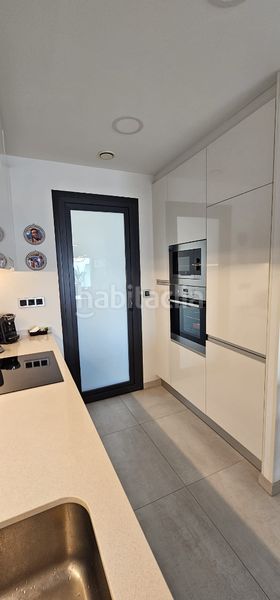 Foto 7e5a4fe8-b740-4c95-968e-2d8c49d4f1f5. Apartament amb calefacció aparcament piscina a Playa Poniente Benidorm