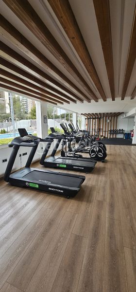 Foto a9372010-b363-4d80-af3d-25f6a14547d7. Apartament amb calefacció aparcament piscina a Playa Poniente Benidorm