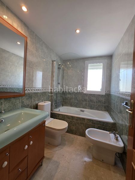 Foto e64d677a-c488-4ef5-b40f-a3474205499e. Apartament amb aparcament piscina a Rincón Bajo Benidorm