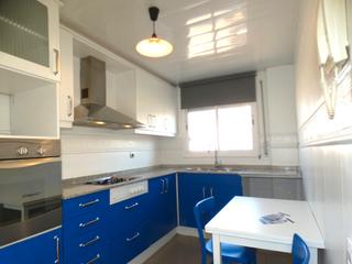 Pis a Barri del Centre. Duplex de 2 hab. mas estudio con terraza de 60 m² y dos plazas d