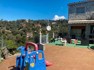 Doppelhaus in Can Gonteres. Casa pareada a 3 vientos ,en los caus , con piscina con unas imp
