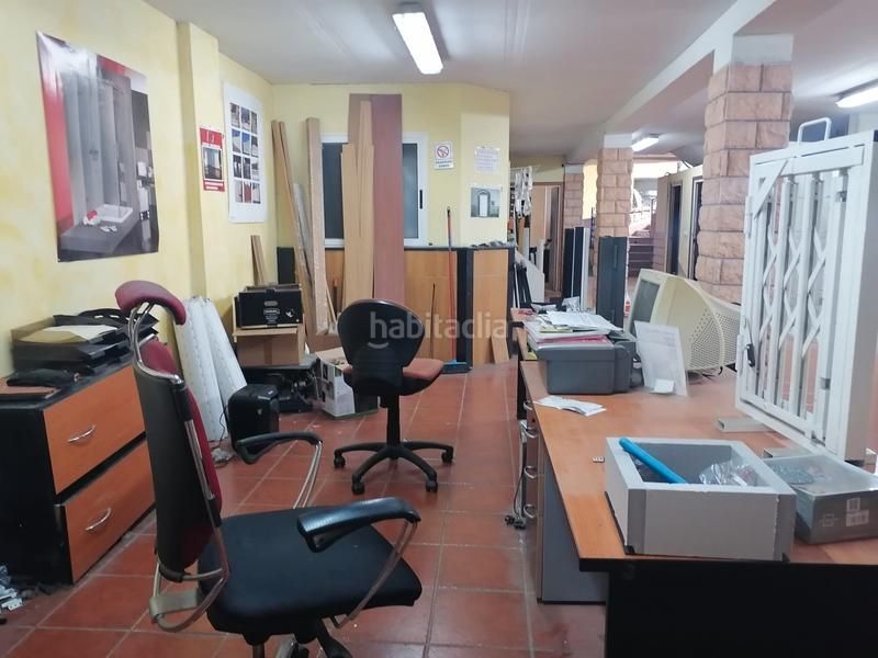 Foto f7ff42f1-a39f-4f47-9e84-2363c3e38124. Local comercial en Roc Blanc Terrassa