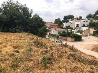 Terreny residencial a Les Fonts. Terreno de 2200 m²  en  les fonts (terrassa)