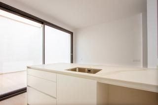 Casa adossada a Barri del Centre. Espectacular  de tres plantas recién reformada en el corazón de