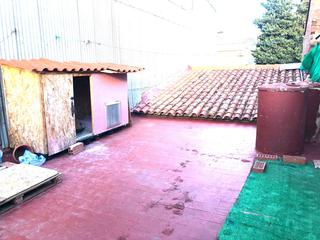 Pis a Ca n'Anglada. De 3 habitaciones, con patio y terraza con entrada independiente