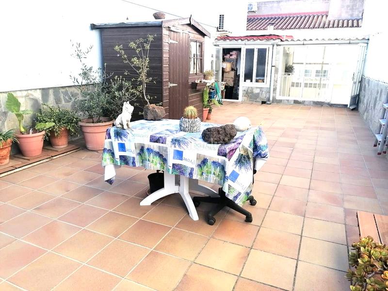 Foto 8c3c033a-e031-4b49-912a-643d5bba96d5. Flat with heating in Ca n'Anglada Terrassa