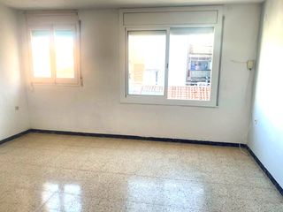 Etagenwohnung in La Maurina. Gran oportunidad!!! cerca del passeig 22 de juliol con ronda pon