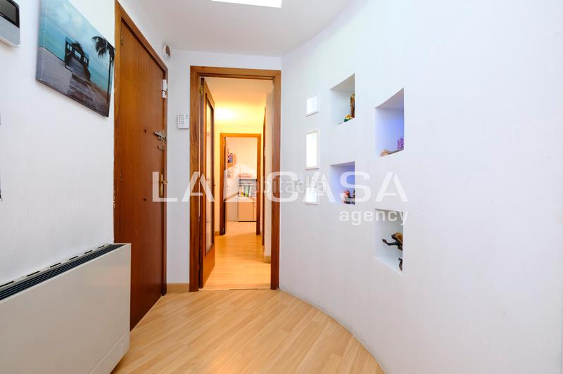 Foto 0362e3b2-0570-4c6a-9c80-f1f830d680c1. Piso en Guinardó Barcelona