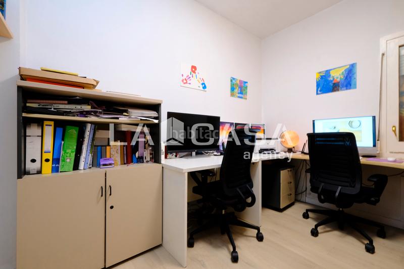 Foto 86b5585e-d64f-4762-aa99-5666527b85e4. Piso en Guinardó Barcelona