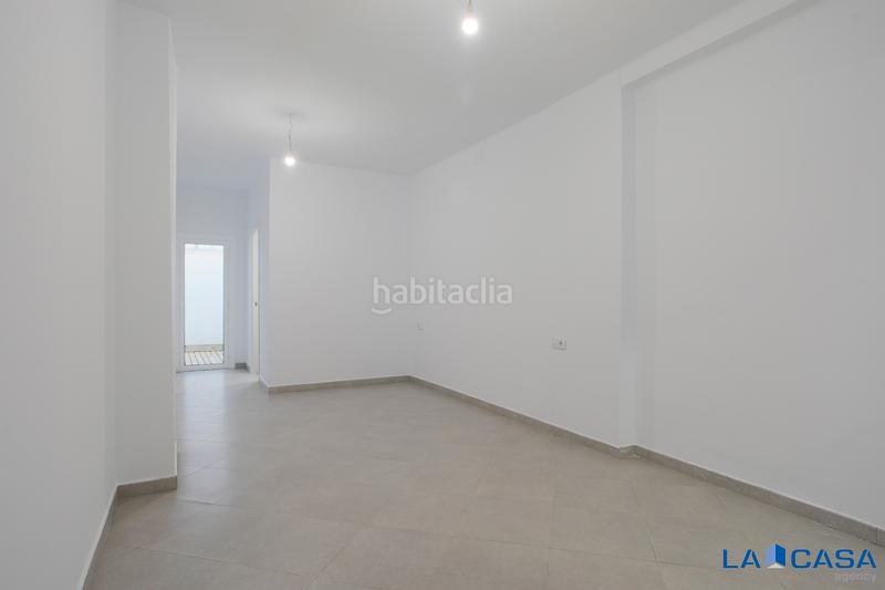 Foto 7885f13a-ad49-427e-9ebe-4dba5b0b4323. Piano terra in Sants-Badal Barcelona