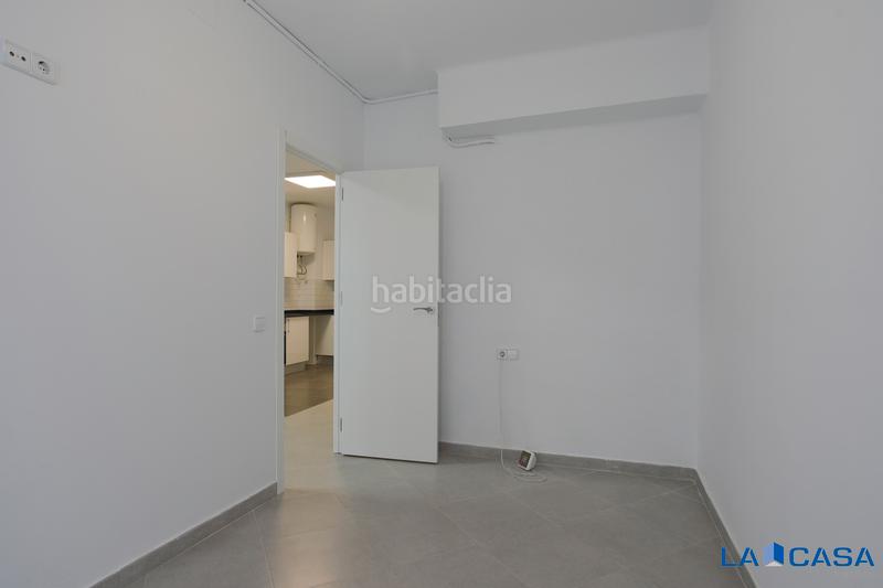 Foto ed5ca515-6836-47c1-a4b5-7e17254f48c8. Piano terra in Sants-Badal Barcelona