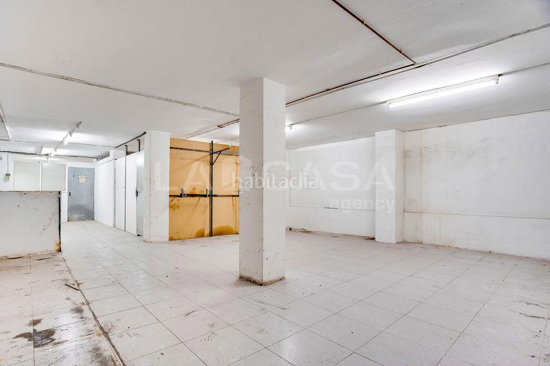 Foto 67c26b26-87e1-4d72-820f-1edf1b91e74a. Local commercial dans La Gavarra Cornellà de Llobregat