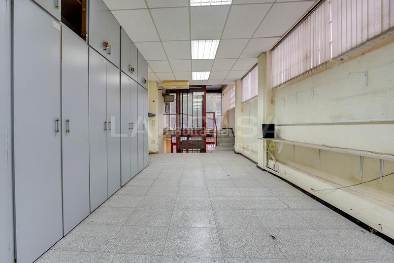 Foto ecd41b34-2ab3-4d7e-aea0-ff1eba50cd67. Local commercial dans La Gavarra Cornellà de Llobregat