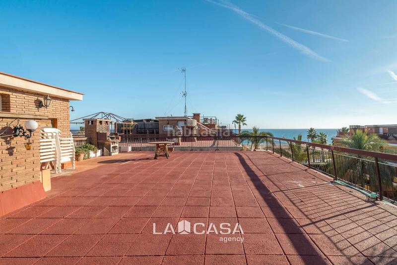 Foto 713762ab-27dd-4dd8-b7a8-c459cc631e33. Àtic amb aparcament piscina a Baixador Castelldefels