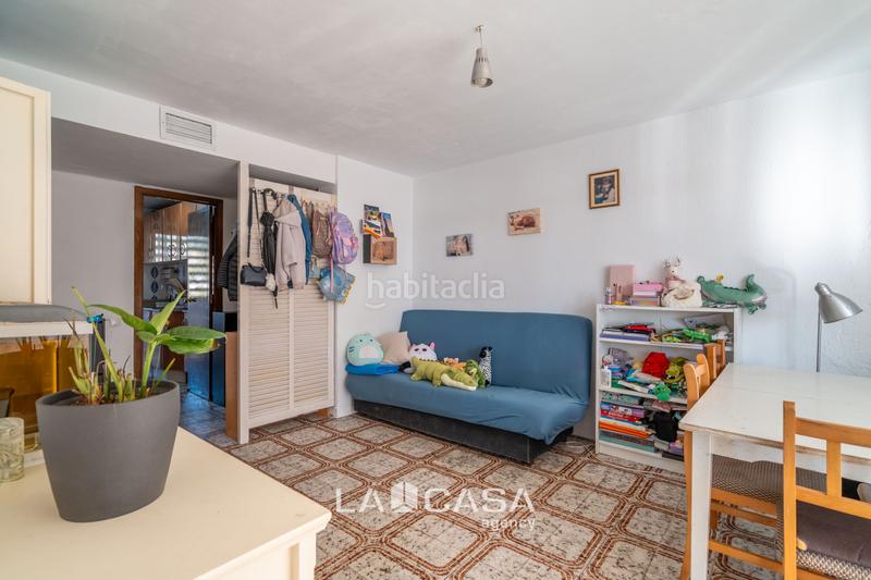 Foto a8d7a225-aa32-4d13-93b8-12b75eeeee70. Àtic amb aparcament piscina a Baixador Castelldefels
