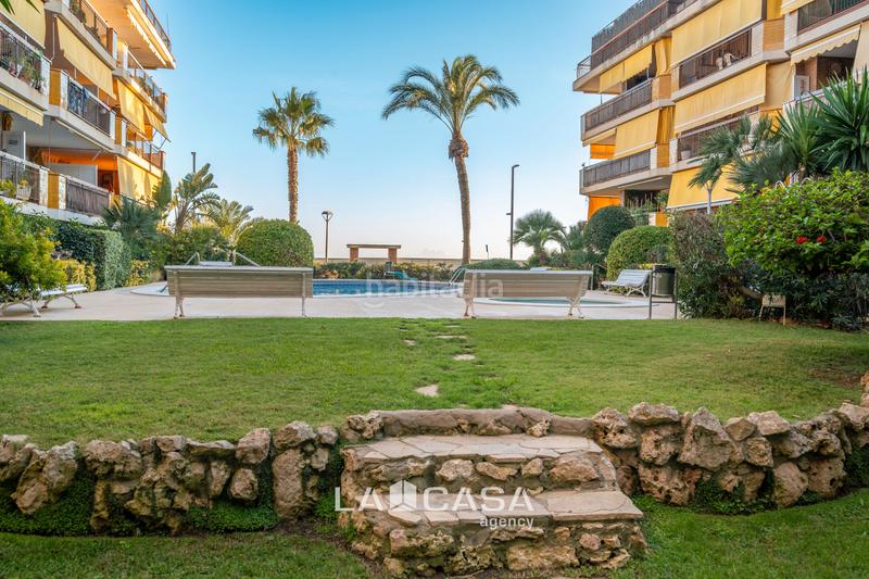 Foto 1707e1c9-1d7f-4b0c-bc58-15196dc3e3a9. Dachwohnung mit parking pool in Baixador Castelldefels