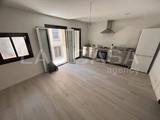 Appartement  Carrer de l'allada-vermell. Piso en venta