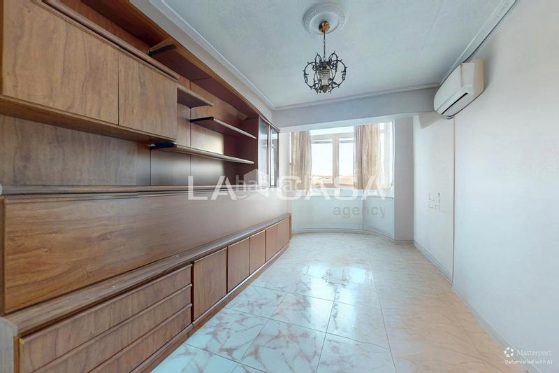 Foto a2bf0118-7a3b-4afb-995f-100d727dc8fc. Etagenwohnung in Penya-Roja - Avda. Francia Valencia