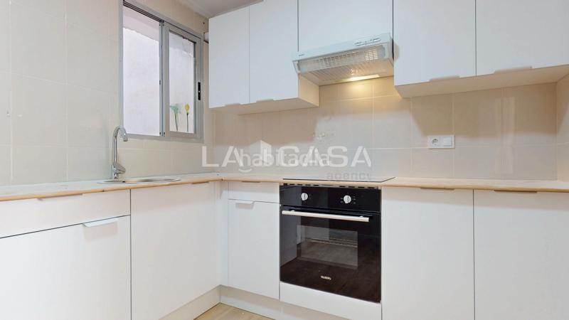 Foto 6913fc75-c2a5-4e61-9319-02f0e207211c. Piso en Natzaret Valencia