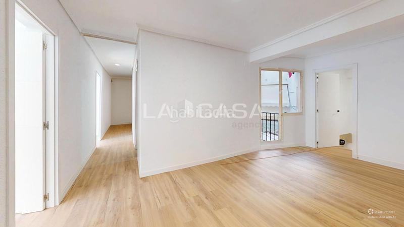 Foto ebcaa1f9-2656-4bed-8360-edcdecb58423. Piso en Natzaret Valencia