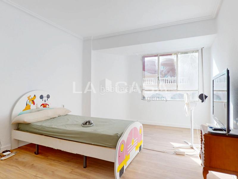 Foto fc11d948-e31e-4e25-88ff-85983528405f. Piso en Natzaret Valencia