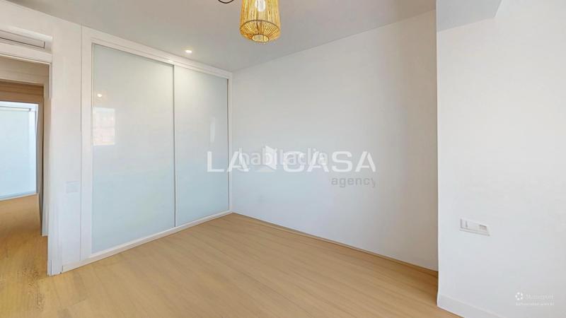 Foto f81fca05-2bef-45a8-83ae-c916d348b21b. Pis a Mestalla Valencia