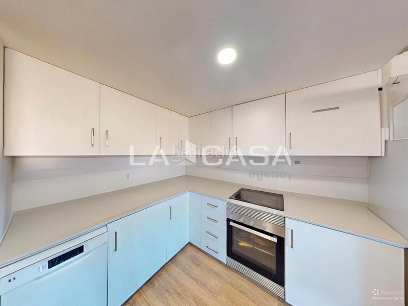 Foto 52542eae-75ee-4234-bbff-b200c3e08d79. Piso en Mestalla Valencia