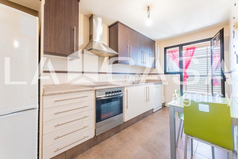 Foto fef7cfcc-6d37-4955-828a-f5c70e34a8ca. Appartamento con parcheggio in Massalfassar