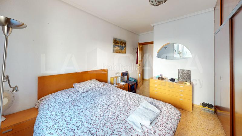 Foto af5adf10-987d-4a42-983b-795f7b29f22e. Etagenwohnung mit parking in Aiora Valencia