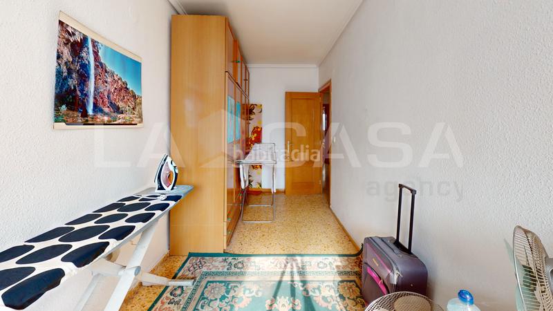 Foto f650b973-8298-4c7b-80b3-de6dee072755. Flat with parking in Aiora Valencia