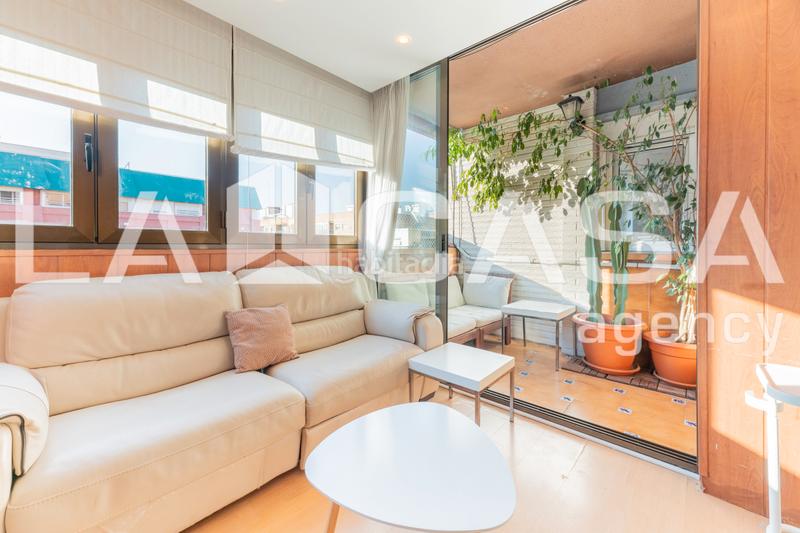Foto a85d65b9-6914-4e6a-8cfe-e66d622443dc. Appartement dans Ciutat Jardí Valencia