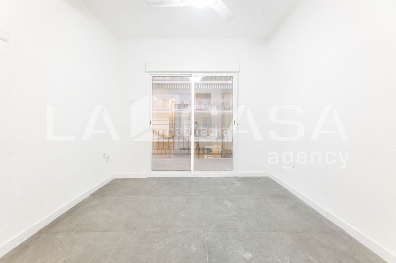 Foto 166f8bc0-fb6b-470b-8327-2e01856a5c9f. Piso en Torrefiel Valencia