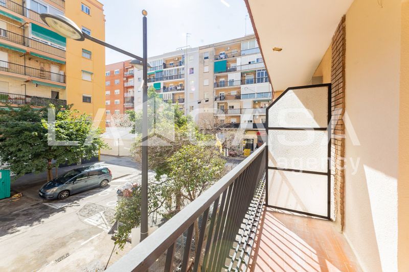 Foto 90f77559-4e92-4358-b774-3fc0d0b02b40. Pis a L´Amistat Valencia