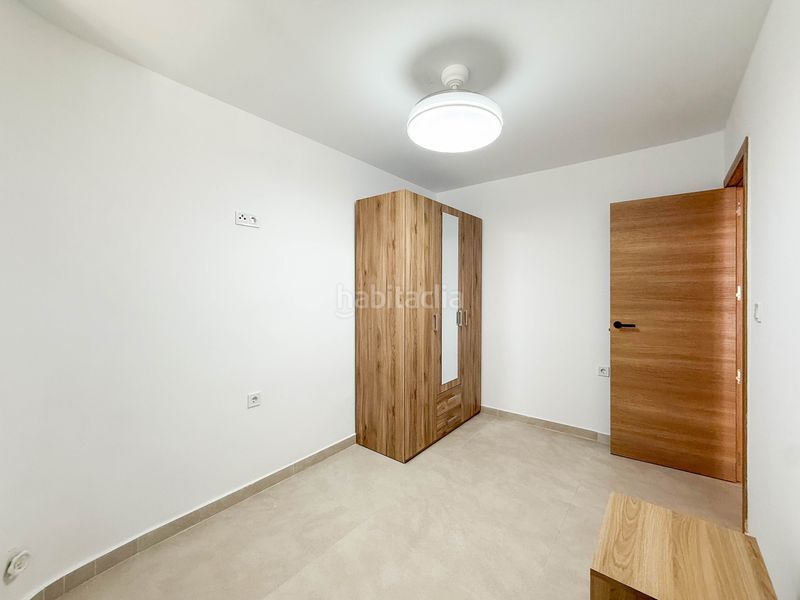 Foto 7a633817-df17-48cd-916b-b39a58bfa0e3. Planta baixa a Natzaret Valencia